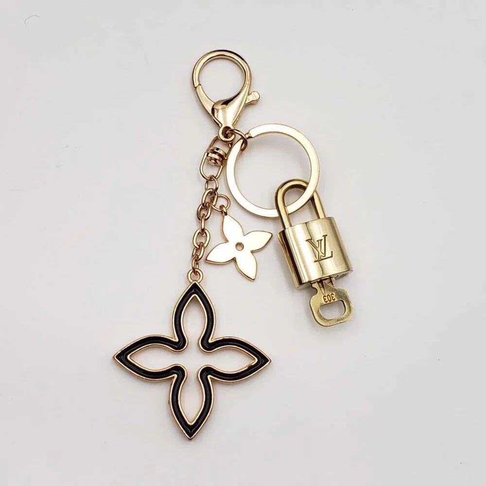 LV Gold Padlock Authentic 🔑 Luxury Bag Charm w/ Unbranded Clover Keychain